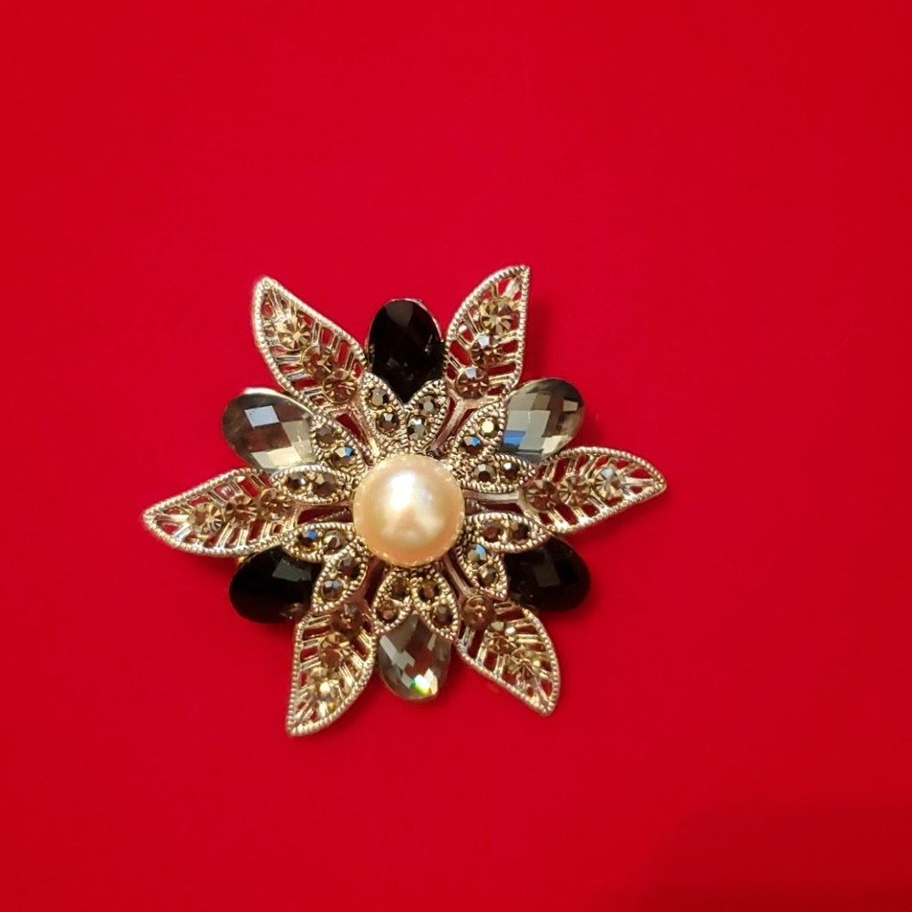Brooch - Picture 2 of 6